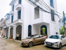 Chính chủ bán nhanh nhà 4 tầng xây mới, sau trường chuyên Lam Sơn. Giá 2.9tỷ. Ôtô đậu cửa