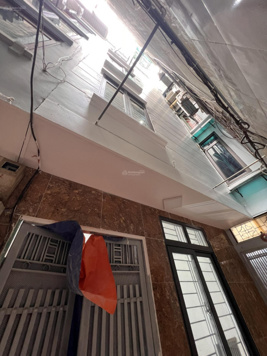 4.99 tỷ có ngay nhà đẹp 5 tầng ở trung tâm Đống Đa, ngõ nông gần phố, mặt tiền 4m sổ vuông đét