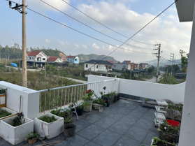 Đất có sẵn nhà đang hoàn thiện