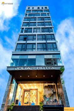 BÁN KHÁCH SẠN 9 TẦNG MẶT PHỐ NGUYỄN CHÁNH - TÚ MỠ, DOANH THU 150TR/THÁNG, GIÁ 2X TỶ