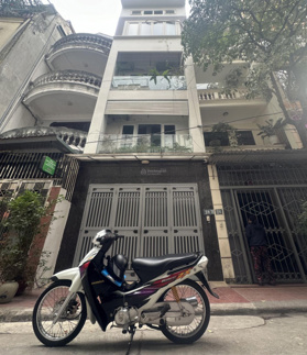 BÁN NHÀ - PHÂN LÔ PHÙNG CHÍ KIÊN - HOÀNG QUỐC VIỆT - 6 TẦNG THANG MÁY 65m2 - VỈA HÈ - Ô TÔ TRÁNH