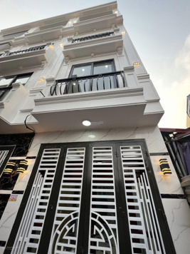 Chính chủ bán nhà Di Trạch, nhà về ở trước tết, ô tô đỗ gần. nhà 2 mặt thoáng gần Nhổn. DT 35m2* 5T