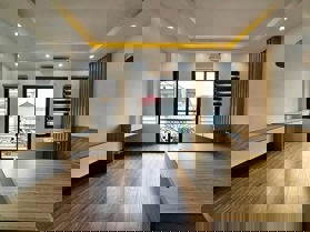 VỊ TRÍ OTO ĐỖ TRONG NHÀ. NHÀ LẠC LONG QUÂN (42M2 x 5 TẦNG). GIÁ 8.2 TỶ