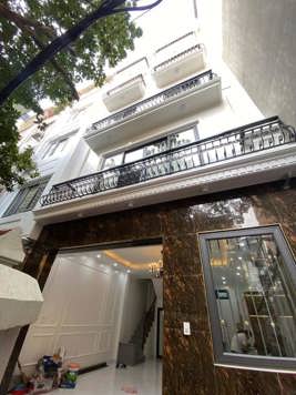 * Vị trí đẹp, cách oto tầm 10m, ngõ oto tránh, kinh doanh, thông tứ tung, thông sang nguyễn hoàng tôn.