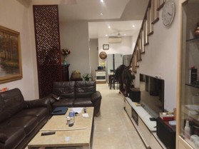 Nhà TÂY HỒ 70m2 x mặt tiền 4.5M, gara ô tô, ngõ ô tô tránh nhau.