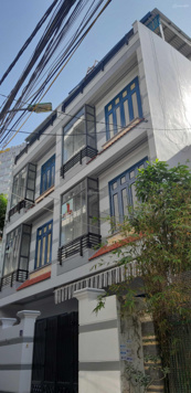 Cho thuê nhà nguyên căn sát ngay biển Nha Trang