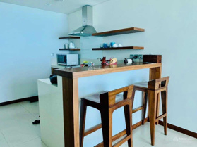 CC cần bán gấp căn studio A La Carte diện tích 47m2, view biển Mỹ Khê, sổ hồng lâu dài, giá 2tỷxx