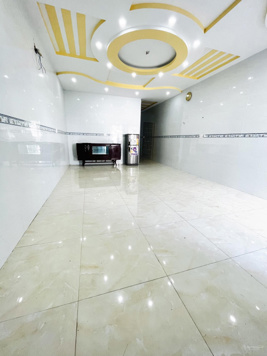 Cho thuê nhà Vincom Mỹ Tho 1 trệt 3 lầu, thang máy 1m4 thiết kế 6 phòng ngủ, toàn bộ nhà ốp gạch