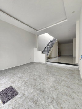 Cho thuê căn nhà 2 tầng KĐT VCN Phước Long 2 Nha Trang, 10tr/tháng