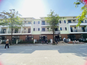 Chủ ngộp bank bán SH 90m2 -chỉ 5, x tỷ cách cầu Vĩnh Tuy 25 phút KĐT Centa City Từ Sơn, sổ lâu dài