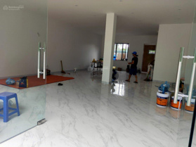 Cho thuê nhà đường Hoàng Quốc Việt, Bắc Từ Liêm. DT 120m2, 5 tầng, 1 hầm, có thang máy. Giá 65tr/th