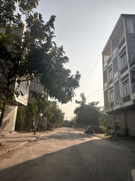 Đất tái định cư gang thép Đề Thám km5 lô xẻ khe phía sau giáp sân chơi thoáng đãng