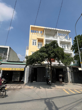 Nhà mặt tiền 4 lầu ngay sát cầu An Lộc, đường 12m kinh doanh mở spa, quầy thuốc, CHDV đều ngon