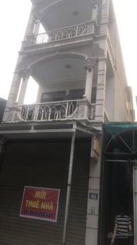Mời thuê nhà. Nhà 3 tầng và 5 phòng ngủ, vị trí đắc địa gần cửa ngõ lớn vào quảng trường trung tâm