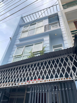 Cho thuê nhà 3 tầng cách biển chỉ 1km ở Vĩnh Hải Nha Trang
