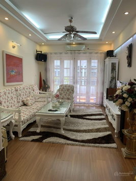 Cho thuê nhà riêng 4 tầng 1 tum