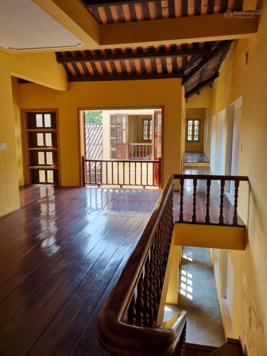 Bán nhà đẹp, nhiều gỗ, 1 trệt, 1 lầu, mặt tiền đường Phan Bội Châu, gần cầu, gần chợ Hội An