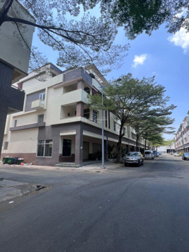 32 tr/tháng thuê 3 căn shophouse kế Aeon Mall,góc Đồng Khởi NB2,Thủ Dầu 1 Bình Dương full hầm 21x18
