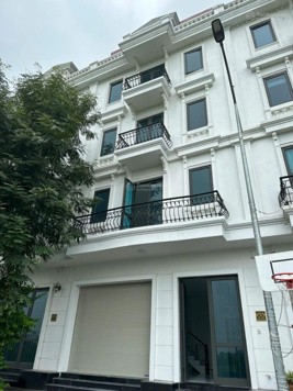 Cho thuê nhà riêng tại KĐT mới Kiến Hưng Luxury. Hà Đông. DT 65m2*5T, MT 7m. ĐH, NL. Giá 20 triệu