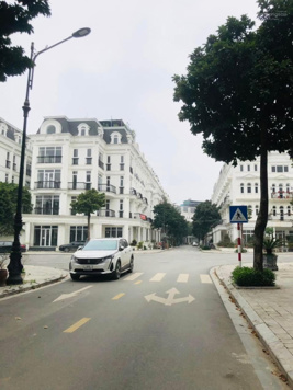 Cho thuê nhà thô liền kề Louis City Đại Mỗ. DT 105m, 5 tầng, MT 5m