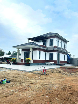 Bán biết thự vườn 850mv mới xây khá đẹp gần trung tâm huyện, giá siêu rẻ 2tỷxx