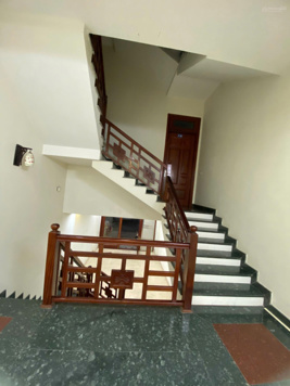 Chính chủ cho thuê nhà 5 tầng - 11 phòng, full đồ, đối diện sân bóng Đại Phúc