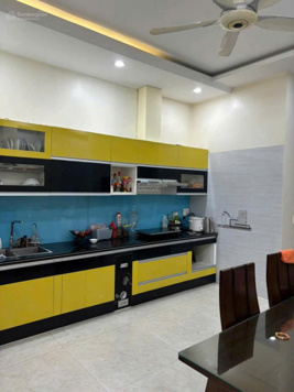 Cho thuê nhà 3 tầng siêu đẹp tại phố Ngô Gia Tự