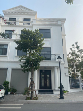 Bán BT Vinhomes Marina Cầu Rào 2, 16,8 tỷ, 144m2, pháp lý đầy đủ, view công viên. 0961 592 634 Sơn