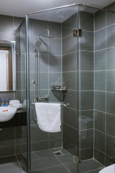 Khách sạn nguyên căn 31 phòng 85tr/th giá rẻ phố Tây gần biển Nha Trang