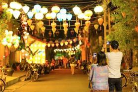 Chính chủ bán nhà MT tuyến phố đêm Nguyễn Hoàng Hội An - 3 mặt thoáng giá sốc