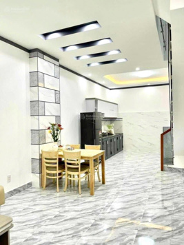 Nhà Phú Hoà mới full nội thất 2PN 3 WC sân ô tô giá 9tr/ th