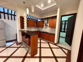 Biệt thự trung hoà nhân chính, 240m2 giá chỉ 3500usd, cho thuê biệt thự trung hoà- cầu giấy