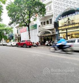 Cho thuê nhà mặt phố Hòa Mã, 90m2 x 3 tầng, Q.Hai Bà Trưng. Nhà 2 mặt tiền 22m kinh doanh siêu đỉnh