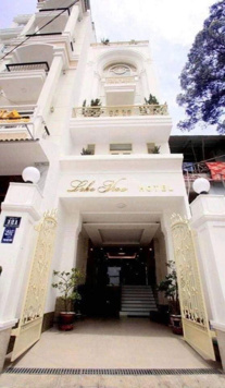 Khách sạn Phan Bội Châu, P1 siêu nở hậu view Hồ Xuân Hương giá tốt