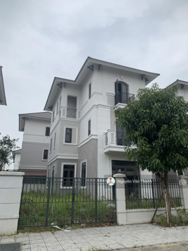 Căn biệt thự đơn lập 216m2 duy nhất giá rẻ nhất bảng hàng. Giá chỉ 12 tỷ