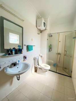 Chính chủ cần bán biệt thự song lập phố Văn Cao - phân lô cán bộ - 270m2 - gara 2 oto thang máy