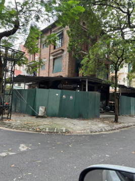 Biệt thự khu Pháp Vân, nội thất cao cấp - DT: 250m2 - 275m2 và 300m2, giá tốt nhất