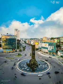 Cho thuê nhà phố 250m2, 7 tầng đường 25/4, Hạ Long