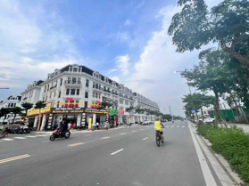 Chủ nhà cần tiền bán gấp liền kề góc mặt đường 40m và 22,5m Louis City Hoàng Mai