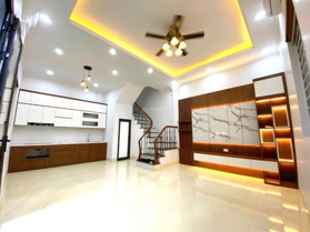 Bán nhà phố Hoàng Hoa Thám, ngõ ô tô, thông, kinh doanh, mới đẹp, ở ngay 35m2*5T