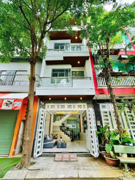 Kẹt tiền bán gấp nhà hẻm 58 Thành Thái P12 Quận 10, DT 56m2, sổ hồng riêng, hẻm 5m, Giá 2 tỷ 850