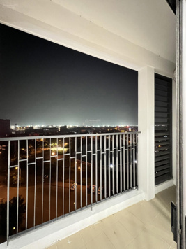 Bán căn hộ view hồ tầng cao (cực hiếm) tại Le Grand Jardin Sài Đồng, 5,4 tỷ vnd, 85 m2, bank 70%