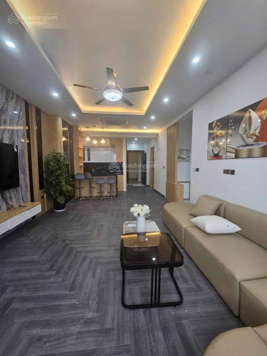 Bán chung cư Nguyễn Đức Cảnh: 91m2, 2 ngủ, 2 vệ sinh, nội thất đầy đủ ở luôn