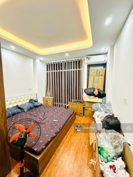 Bán nhà Lạc Long Quân diện tích 37m2, xây 5 tầng, ô tô vào nhà, khu vực tiện ích 5p ra Hồ Tây