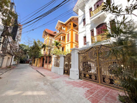 Bán biệt thự tại Đại Kim, Hoàng Mai, Hà Nội, 283 triệu / m2, 120 m2, hàng hiếm view đẹp