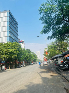 Toà nhà 7 tầng thông sàn thang máy mặt phố Khâm Thiên Đống Đa 110m mặt tiền 4.2m giá nhỉnh 39 tỷ