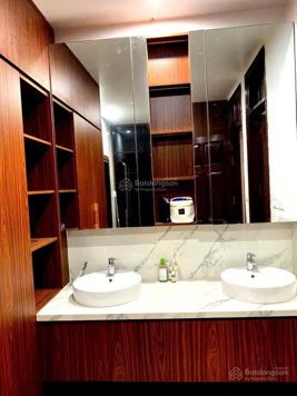 Siêu phẩm Lạc Long Quân HN 51m2, 5 tầng, MT 5.1m. Giá 13.8 tỷ. Ngõ thông ô tô tránh - kinh doanh