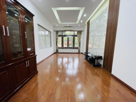 Bán nhà trung tâm Cầu Giấy, 3 bước ra phố, 68m2, ngõ thông ô tô, kinh doanh, giá đầu tư