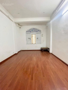 Cần bán gấp nhà Thái Hà - Đống Đa 28m2 nhà 5T vỉa hè, ô tô tránh giá 9. X tỷ