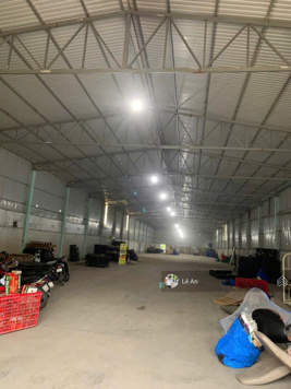 Cho thuê kho 1600m2 tại Thạnh Lộc, Ngã 4 Ga, Q.12. Giá 80tr/th. Thương lượng